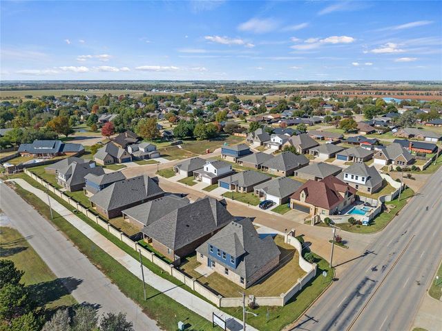 1006 Milan Lane, Kingfisher, OK 73750