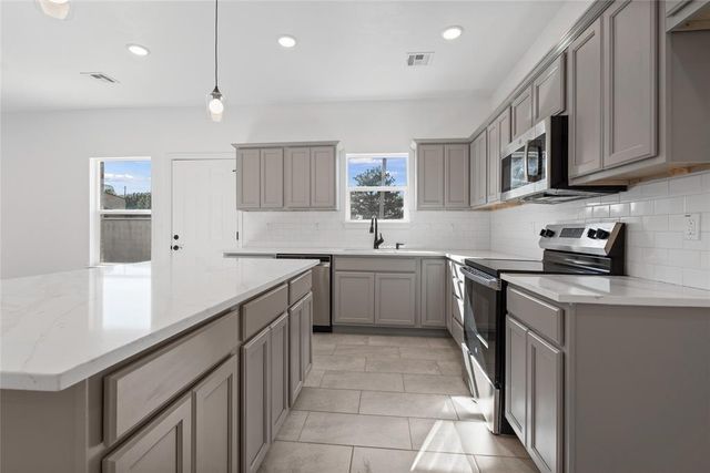 1006 Milan Lane, Kingfisher, OK 73750