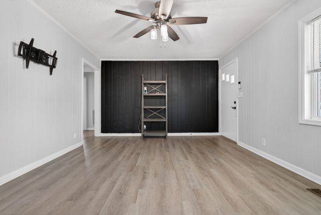 439 Circle Dr, Clarksville, TN 37043