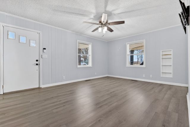 439 Circle Dr, Clarksville, TN 37043