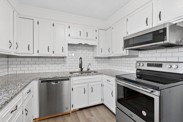 439 Circle Dr, Clarksville, TN 37043