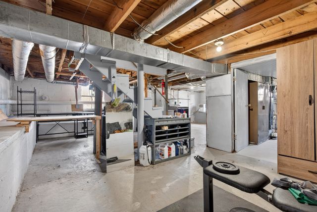 439 Circle Dr, Clarksville, TN 37043