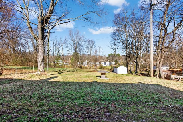 439 Circle Dr, Clarksville, TN 37043