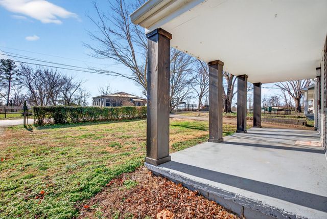 439 Circle Dr, Clarksville, TN 37043