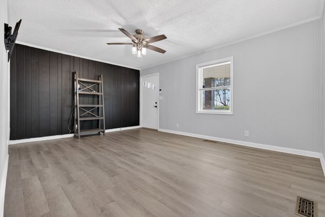 439 Circle Dr, Clarksville, TN 37043