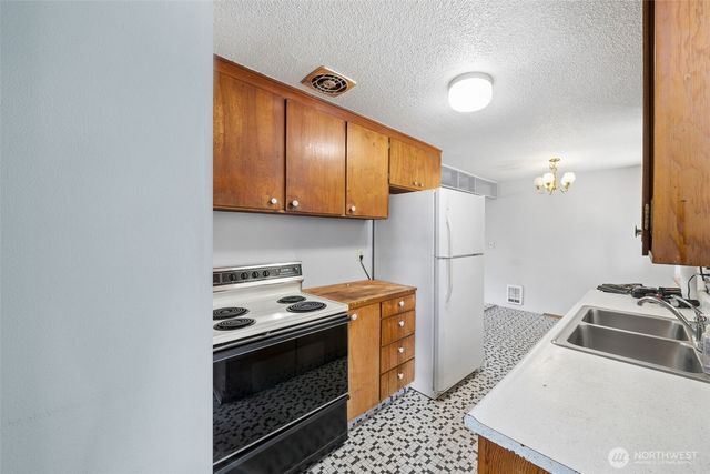 14302 47th Avenue E, Tacoma, WA 98446