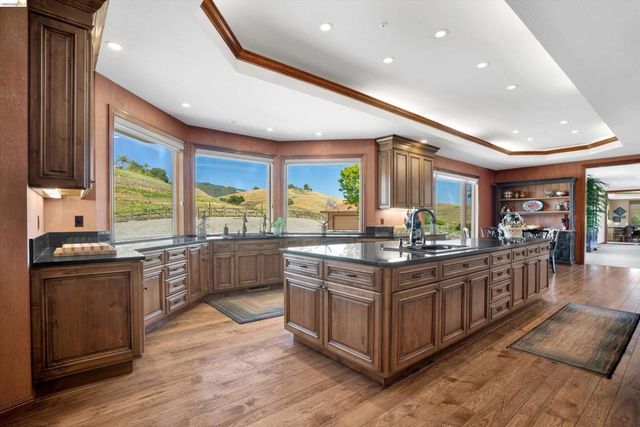 5885 Bruce Dr, Danville, CA 94506