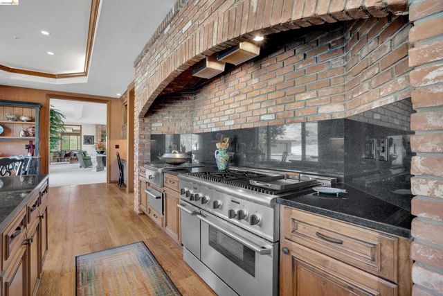 5885 Bruce Dr, Danville, CA 94506