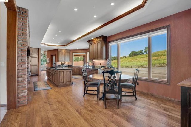 5885 Bruce Dr, Danville, CA 94506