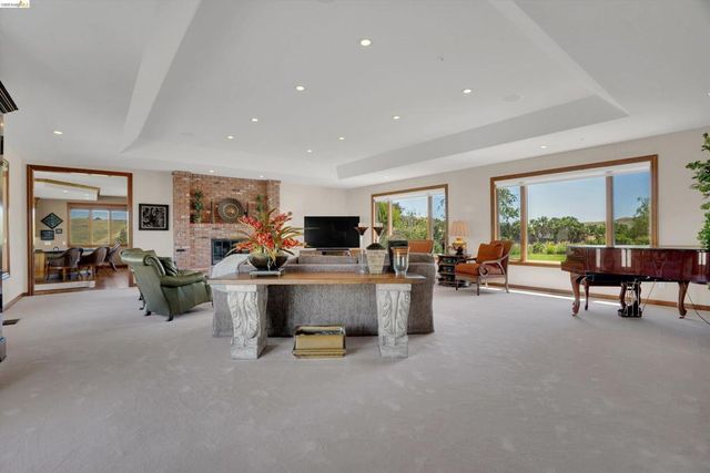 5885 Bruce Dr, Danville, CA 94506