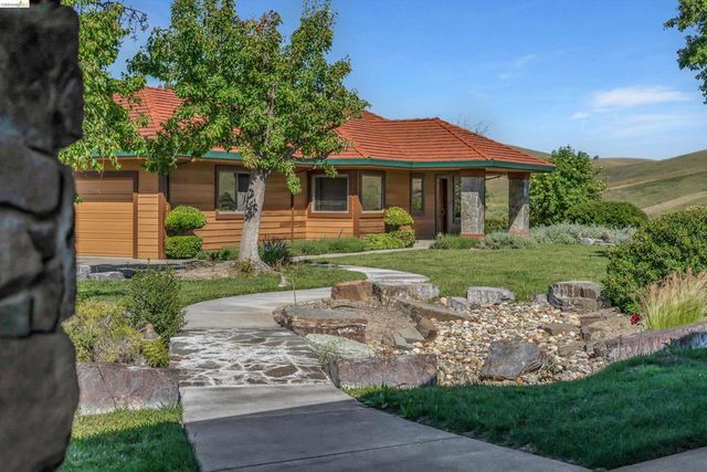 5885 Bruce Dr, Danville, CA 94506