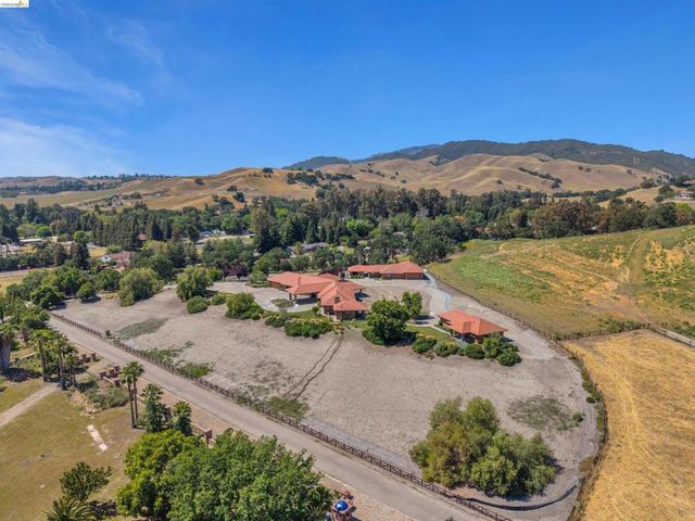 5885 Bruce Dr, Danville, CA 94506