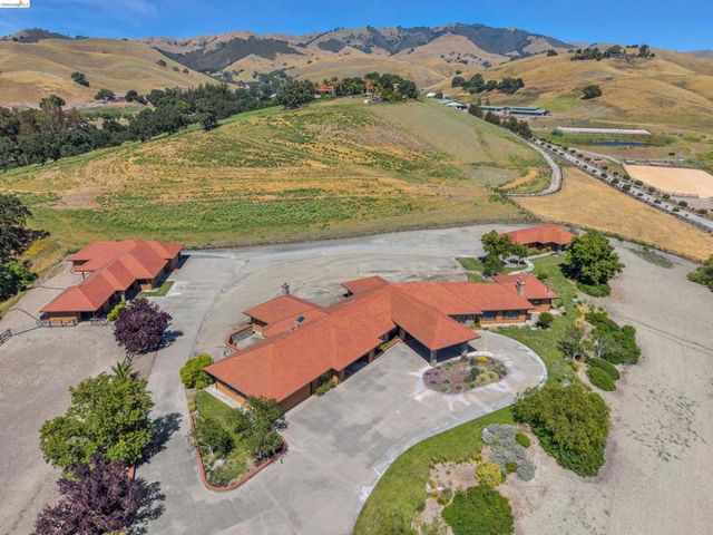 5885 Bruce Dr, Danville, CA 94506