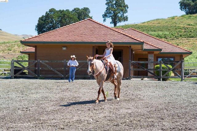 5885 Bruce Dr, Danville, CA 94506