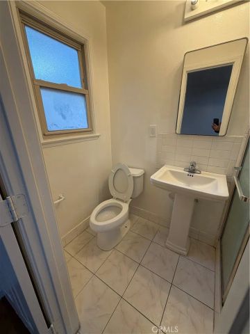 18815 Arminta, Reseda, CA 91335