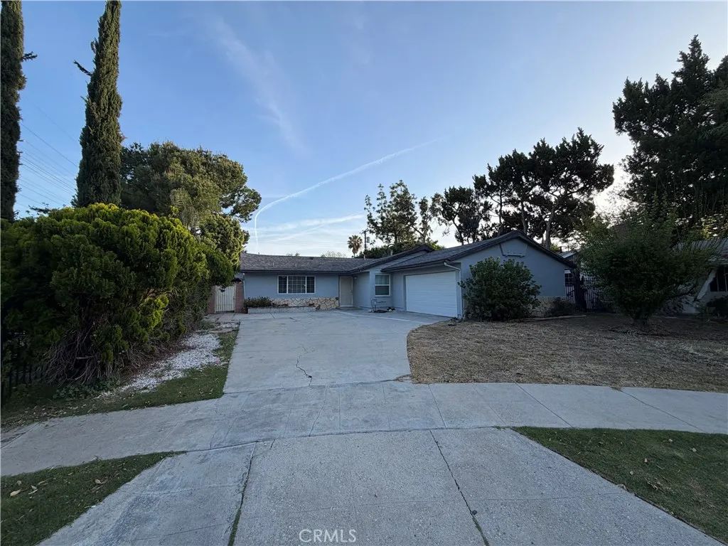 18815 Arminta, Reseda, CA 91335