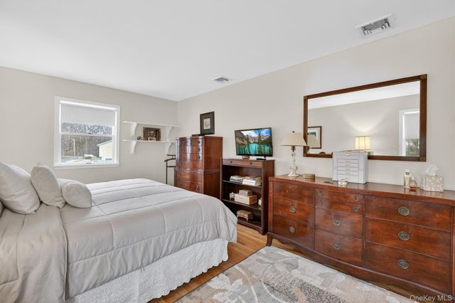 10 Sloane Court, Stony Point, NY 10980