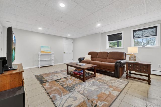 10 Sloane Court, Stony Point, NY 10980