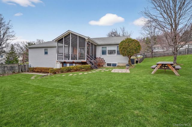 10 Sloane Court, Stony Point, NY 10980