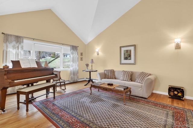 10 Sloane Court, Stony Point, NY 10980