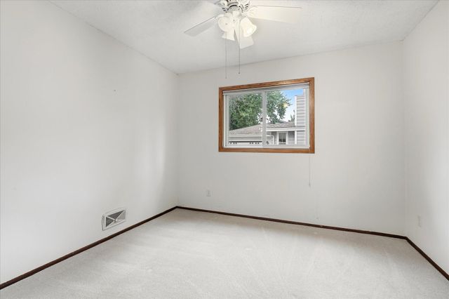20480 Idalia Avenue, Lakeville, MN 55044