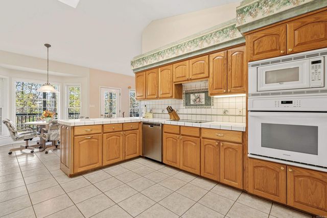 20 Hanares Lane, Hot Springs Village, AR 71909