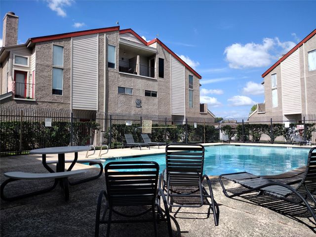 10855 Meadowglen Lane 601, Houston, TX 77042