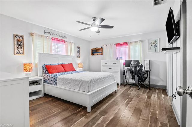 2011 NE 35th ST, Cape Coral, FL 33909