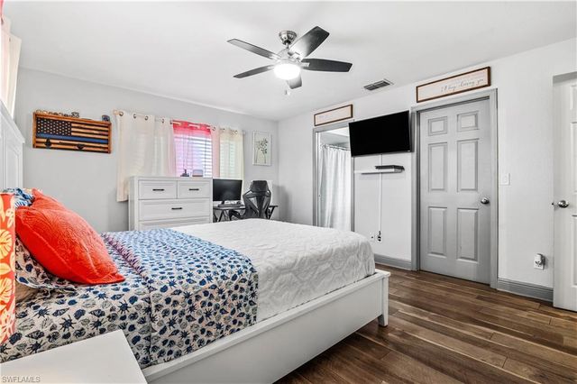 2011 NE 35th ST, Cape Coral, FL 33909