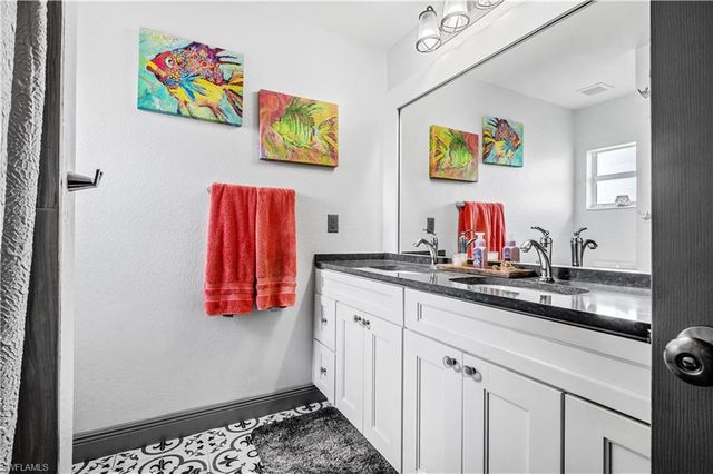 2011 NE 35th ST, Cape Coral, FL 33909