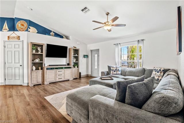 2011 NE 35th ST, Cape Coral, FL 33909