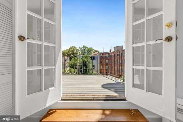 3044 CAMBRIDGE PL NW, Washington, DC 20007