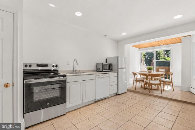 3044 CAMBRIDGE PL NW, Washington, DC 20007
