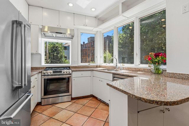 3044 CAMBRIDGE PL NW, Washington, DC 20007
