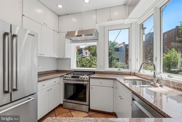 3044 CAMBRIDGE PL NW, Washington, DC 20007