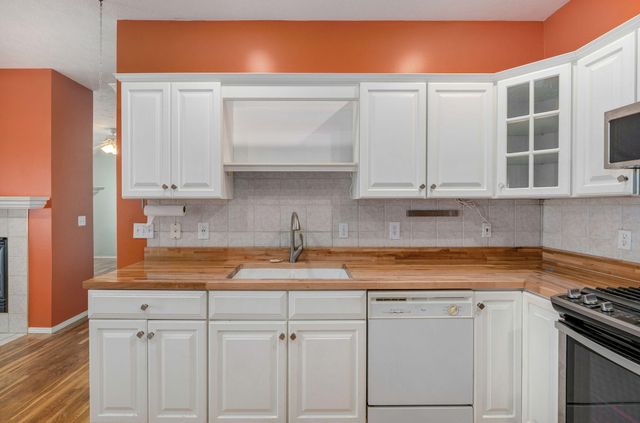 442 S Yellowwood Drive, Springfield, MO 65809