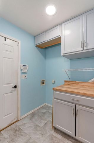 442 S Yellowwood Drive, Springfield, MO 65809