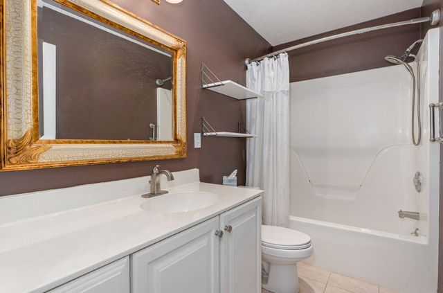 442 S Yellowwood Drive, Springfield, MO 65809