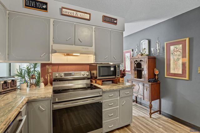 2709 CAMERON DR, Rapid City, SD 57702