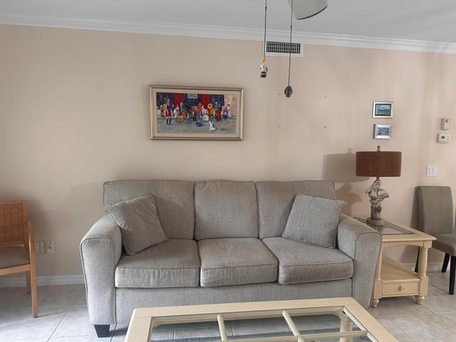 2950 SE Ocean Boulevard 18-2, Stuart, FL 34996