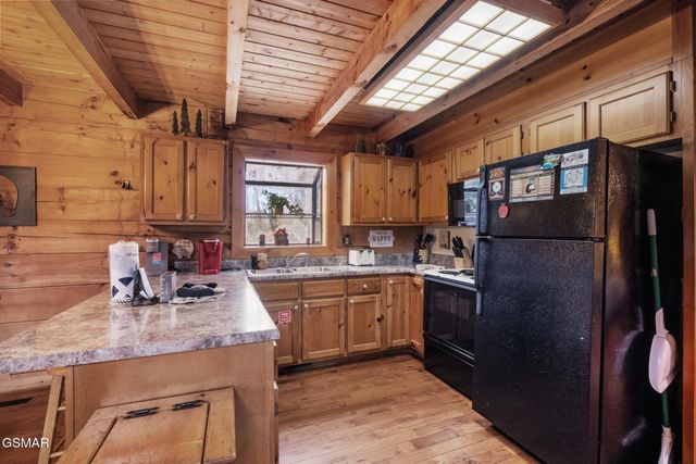 1086 Sharp Hollow Road, Sevierville, TN 37862