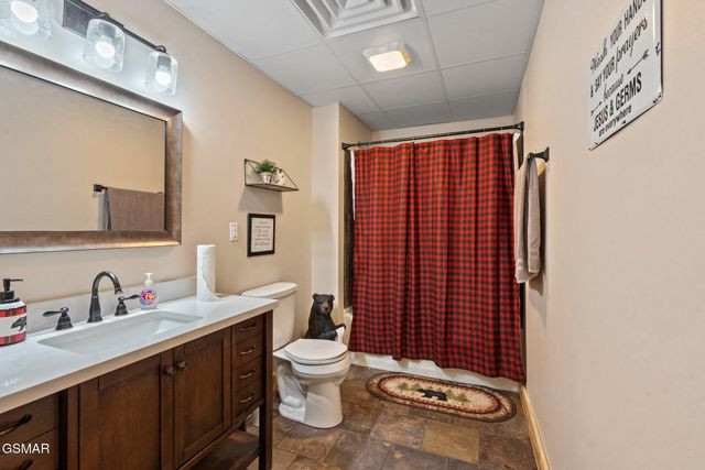 1086 Sharp Hollow Road, Sevierville, TN 37862