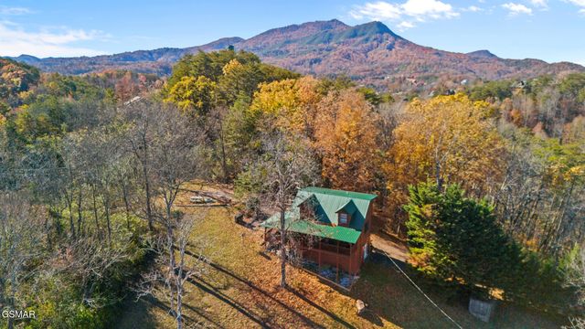 1086 Sharp Hollow Road, Sevierville, TN 37862