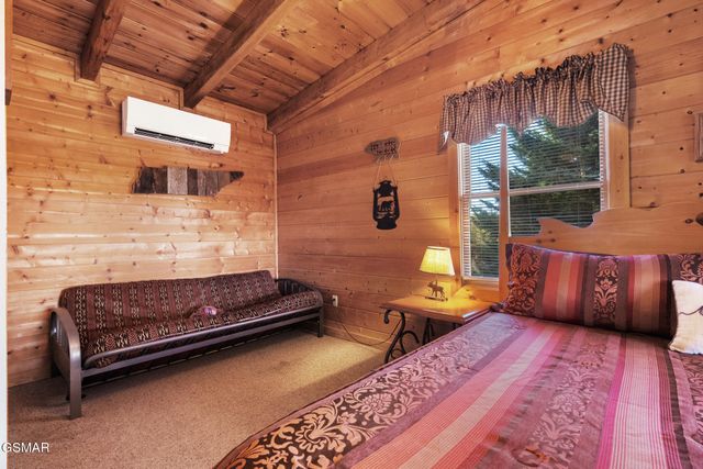 1086 Sharp Hollow Road, Sevierville, TN 37862