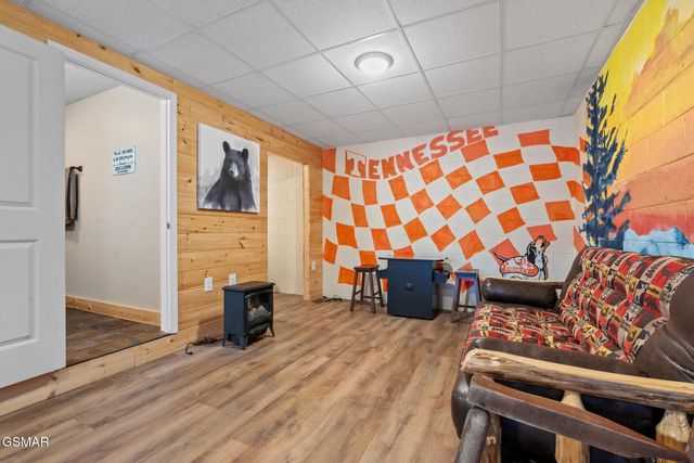 1086 Sharp Hollow Road, Sevierville, TN 37862