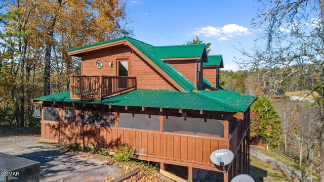 1086 Sharp Hollow Road, Sevierville, TN 37862