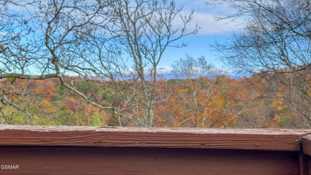 1086 Sharp Hollow Road, Sevierville, TN 37862