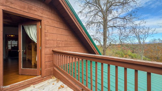 1086 Sharp Hollow Road, Sevierville, TN 37862