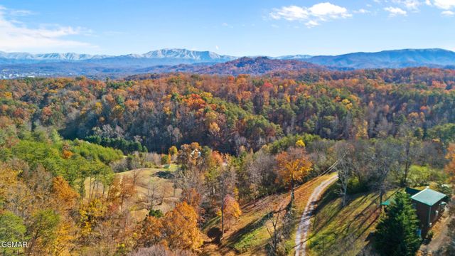 1086 Sharp Hollow Road, Sevierville, TN 37862