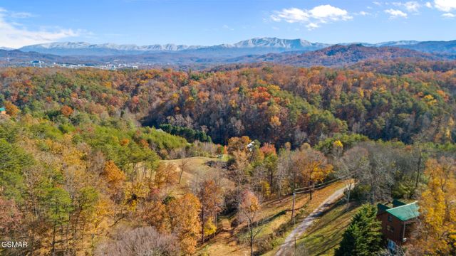 1086 Sharp Hollow Road, Sevierville, TN 37862